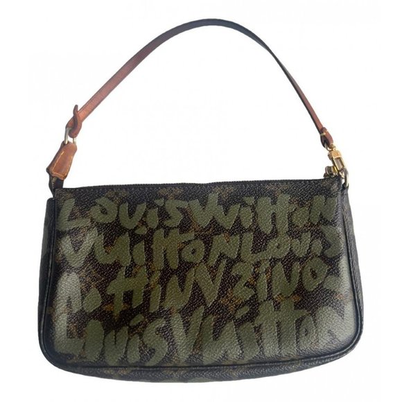 Louis Vuitton Handbags - Louis Vuitton Pochette